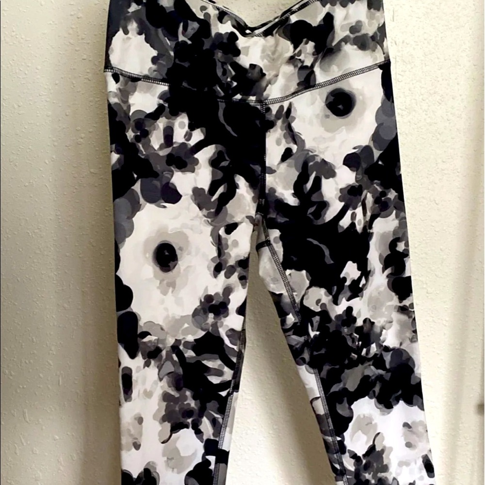 DSG floral black and white leggings